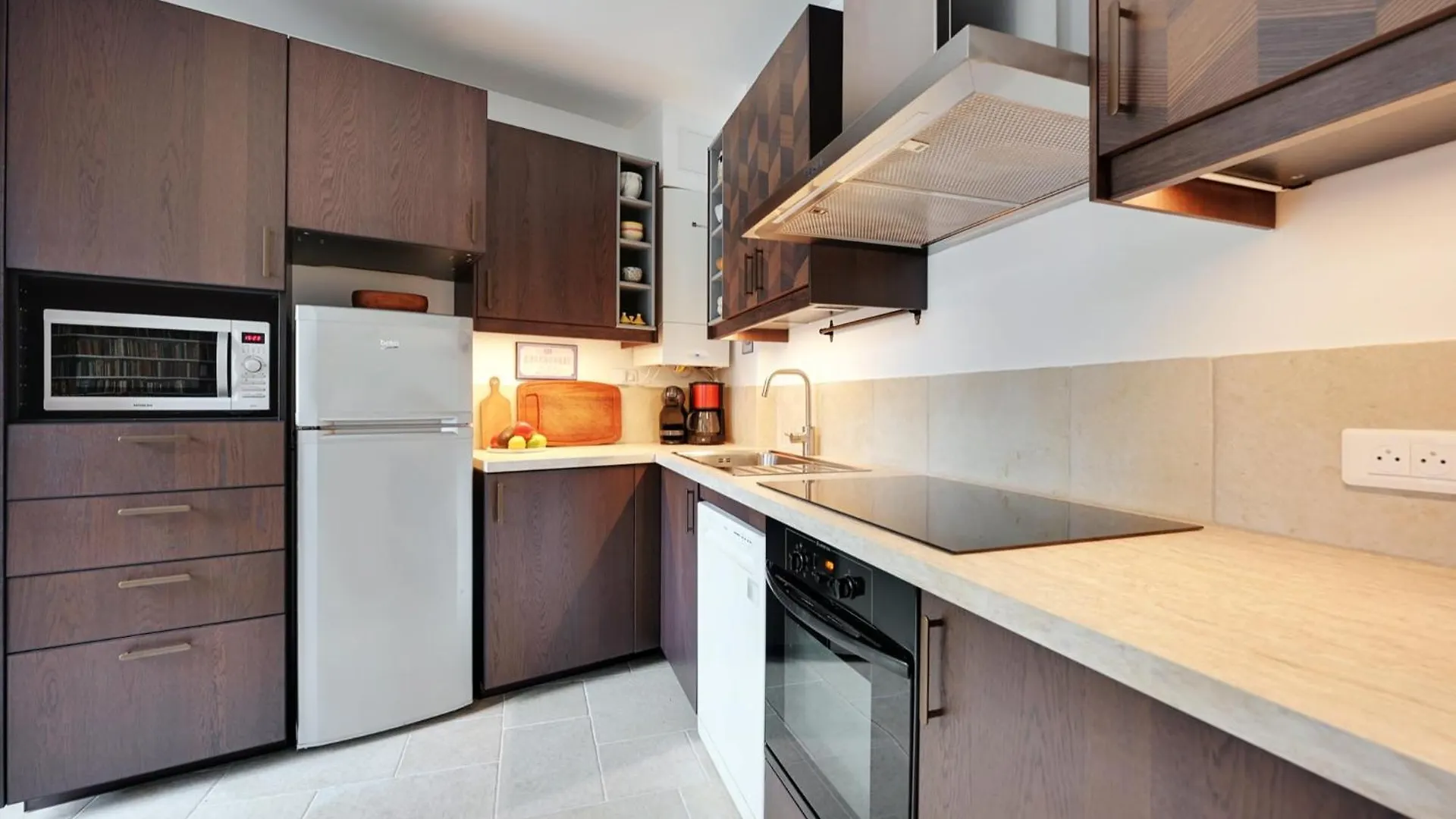 Fully Renovated Apartment In Montmartre París