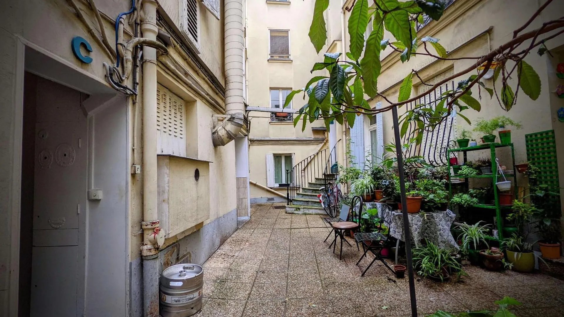 Fully Renovated Apartment In Montmartre París