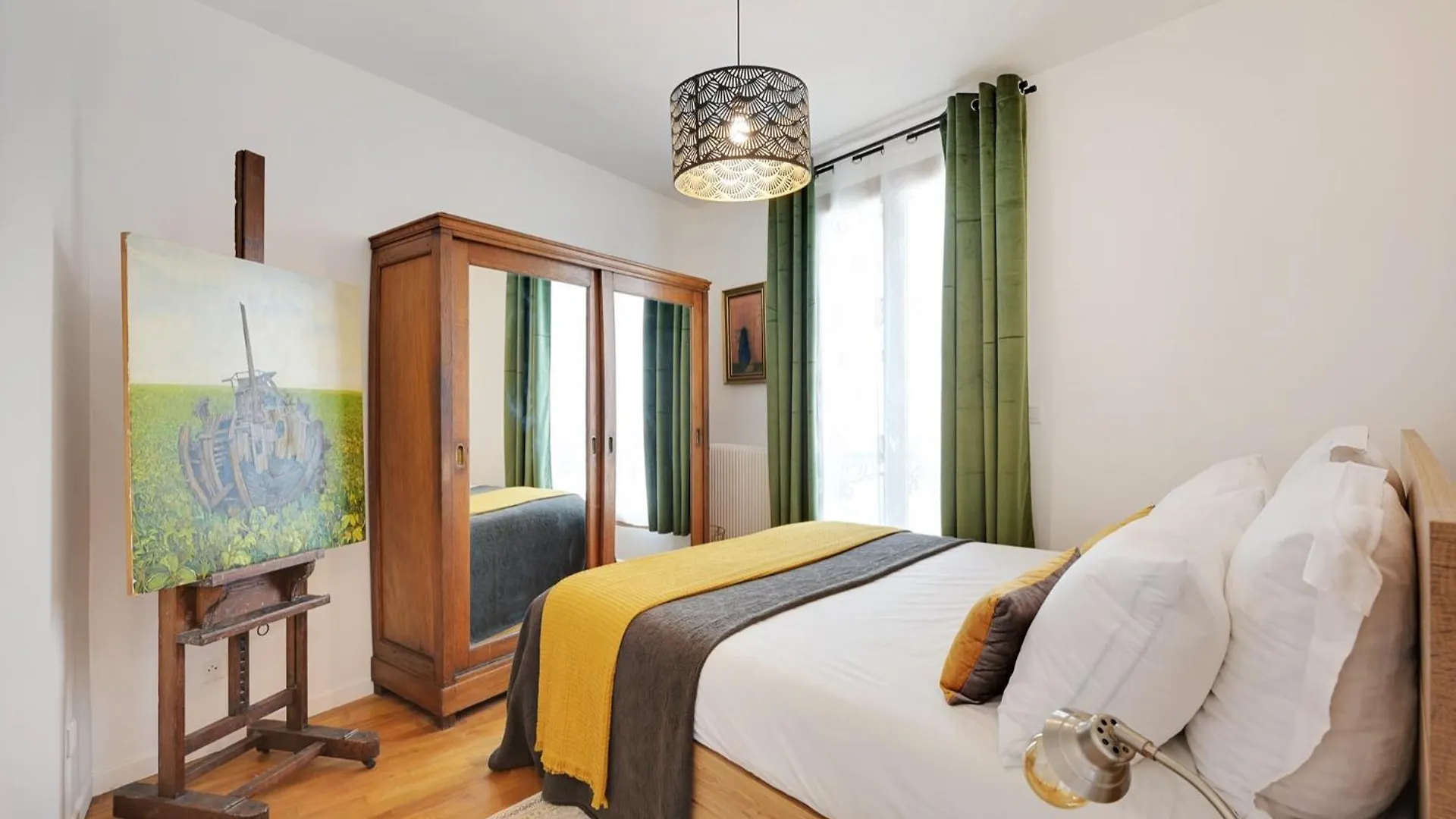 Fully Renovated Apartment In Montmartre París